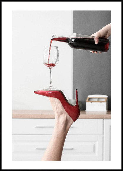 Pouring Red Wine Heels Plakat - Posterbox.no