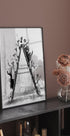 Women on Ladder Plakat - Posterbox.no