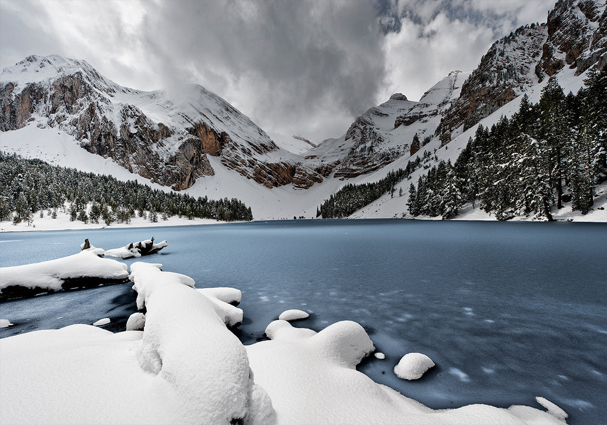 Last snowfall (La Basa la Mora) Poster